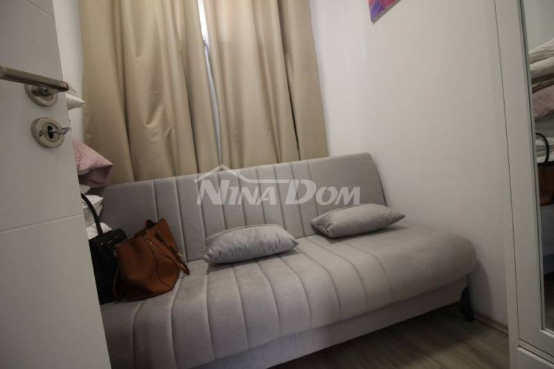 Byt v přízemí s vedlejší budovou. - 11