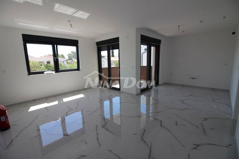 Mezonetový apartmán (první a druhé patro se třemi ložnicemi), střešní terasa, jižní strana, v blízkosti moře - 3