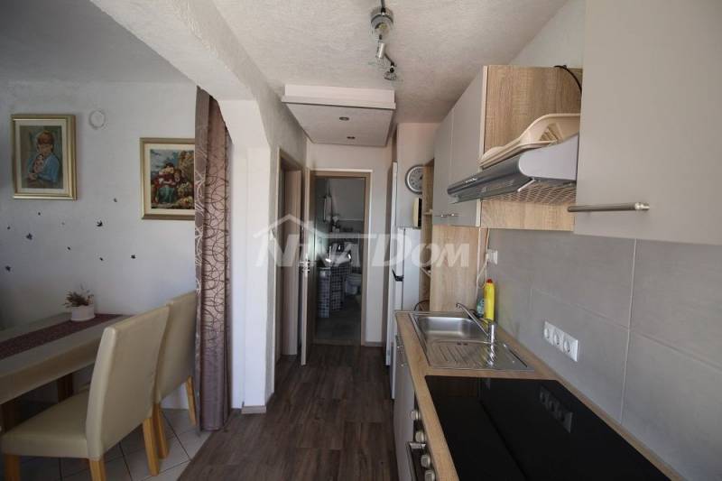 Dva apartmány na jižní straně ostrova Vir - 11