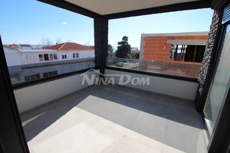 Nová budova, krásně zařízené apartmány, jižní strana - 5