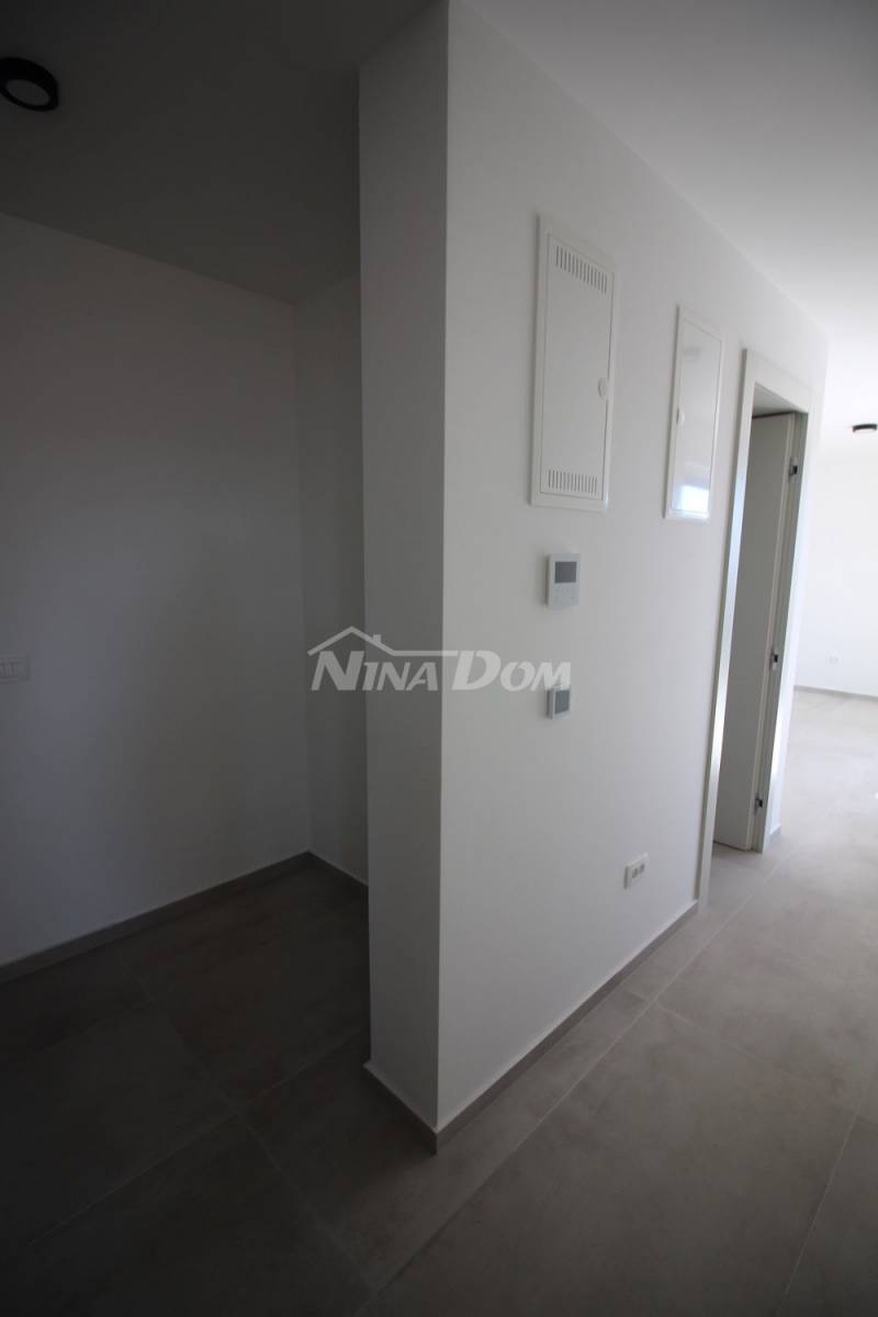 Nová budova, krásně zařízené apartmány, jižní strana - 9