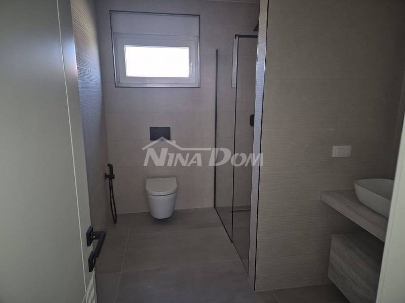 Nová budova, krásně zařízené apartmány, jižní strana - 11