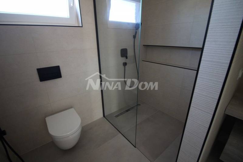 Nová budova, krásně zařízené apartmány, jižní strana - 13