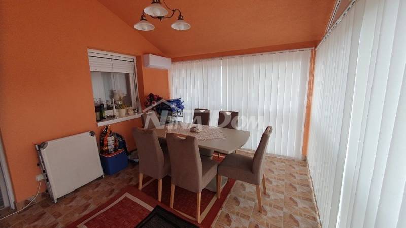 Trosoban apartman s velikom terasom u mirnom dijelu otoka Vira. - 3