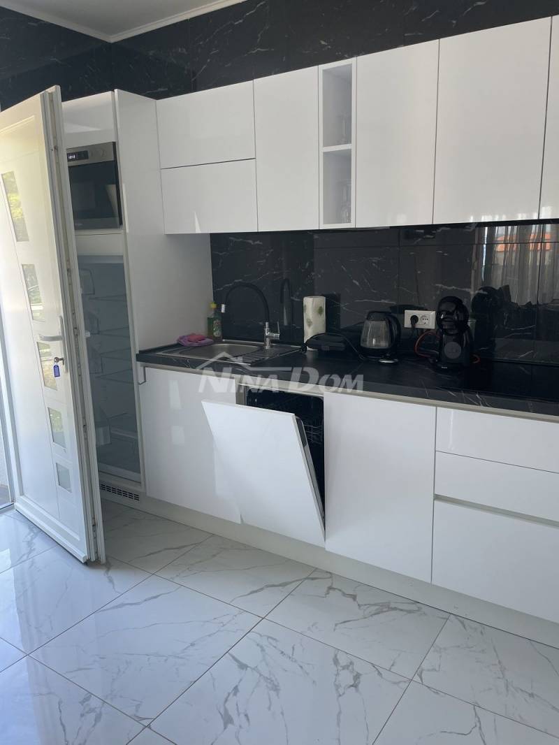 South side of the island of Vir, two-bedroom apartment with a view - 9