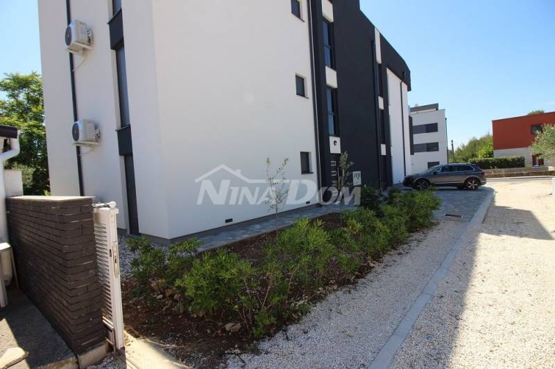 Apartmán v přízemí v centru ostrova Vir. - 2