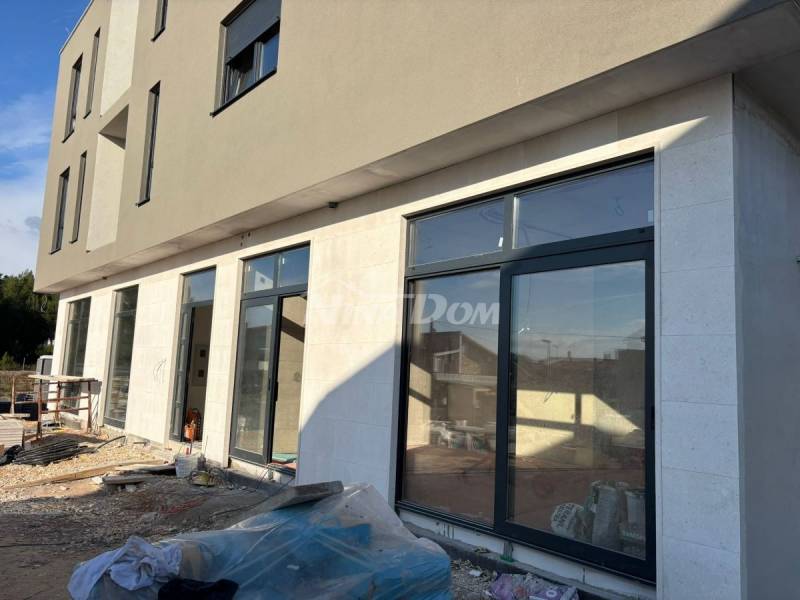 Dvoupokojový byt 80 m2 se střešní terasou 91 m2 v Zadaru-Bibinje - 2