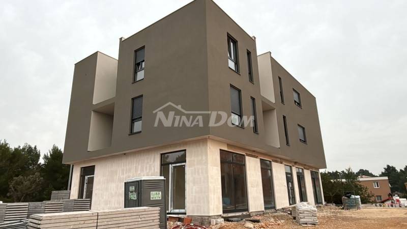 Dvoupokojový byt 80 m2 se střešní terasou 91 m2 v Zadaru-Bibinje - 3