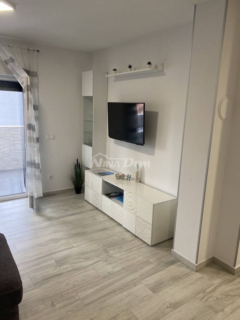Byt na jižní straně s krásným výhledem na moře - 4
