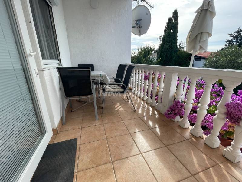 BYTOVÝ DŮM - PRIVLAKA - 6 APARTMÁNŮ - 11