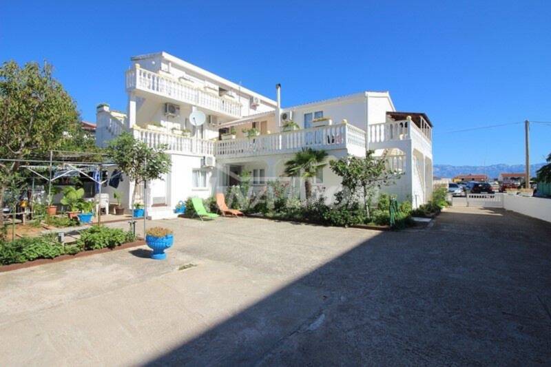Nekretnina idealna za turizam, svaki apartman svoj poseban ulaz. - 9
