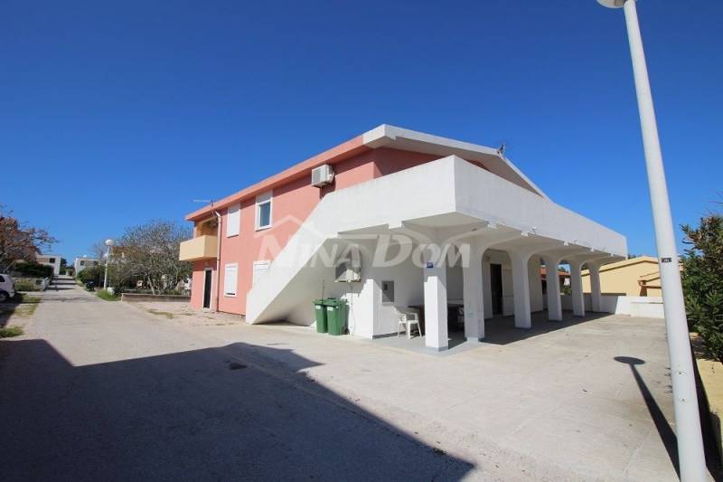 Apartmánový dům 140 metrů od moře - 1