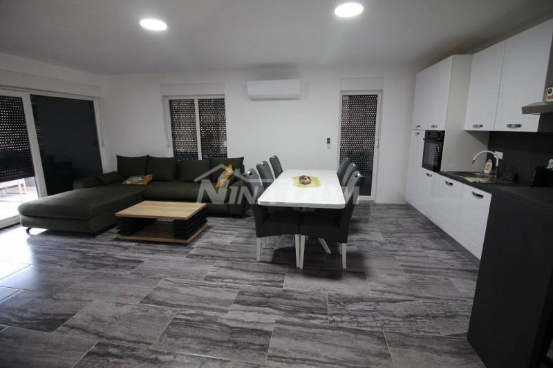 Novostavba 4 apartmánů se střešní terasou s výhledem na moře - 2