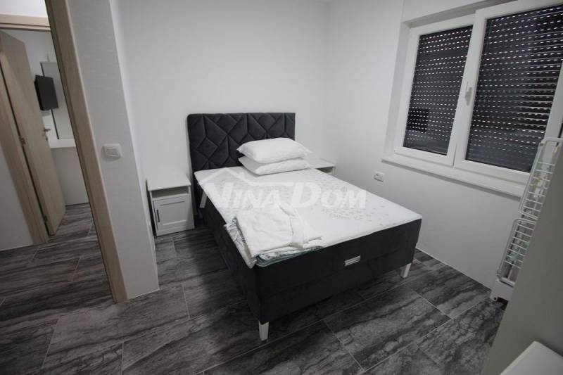 Novostavba 4 apartmánů se střešní terasou s výhledem na moře - 5