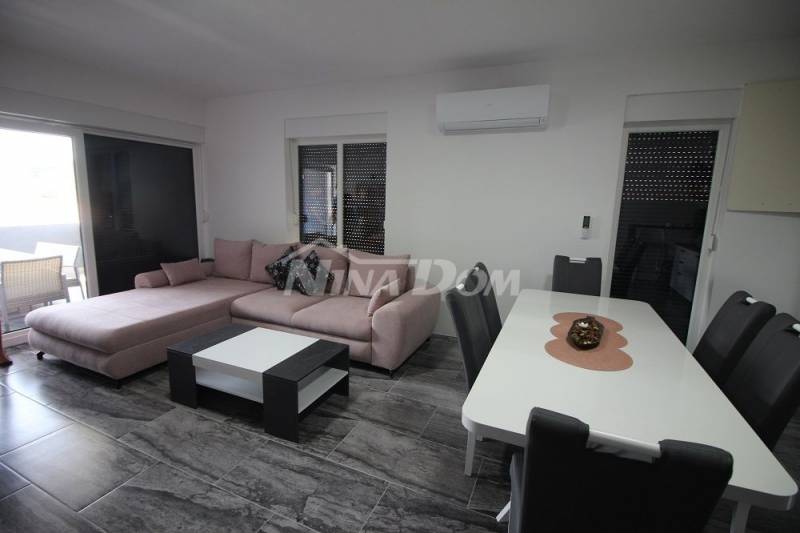 Novostavba 4 apartmánů se střešní terasou s výhledem na moře - 11