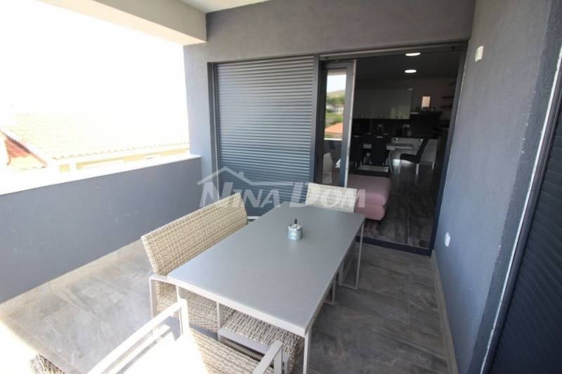 Novostavba 4 apartmánů se střešní terasou s výhledem na moře - 15