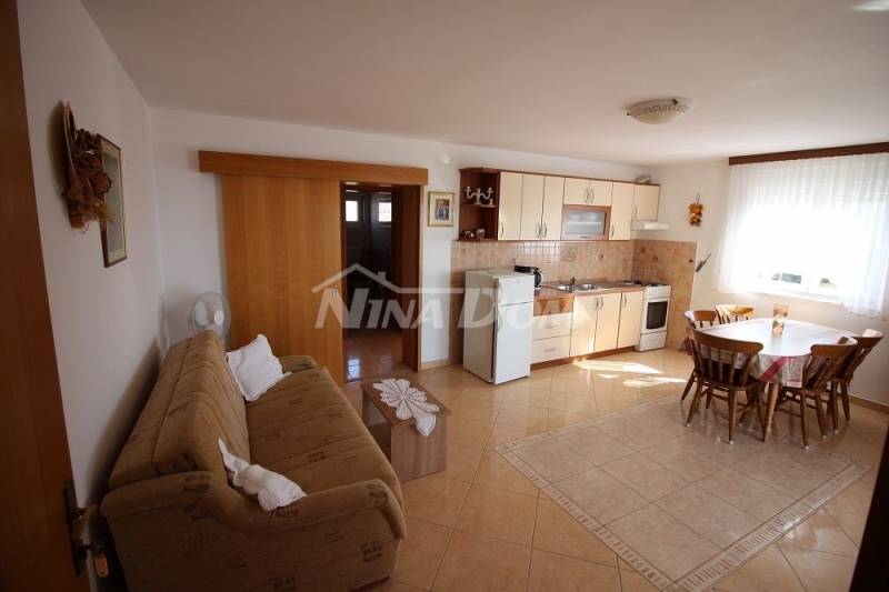 Apartmánový dům 2. řada od moře, jižní strana Vir - 5