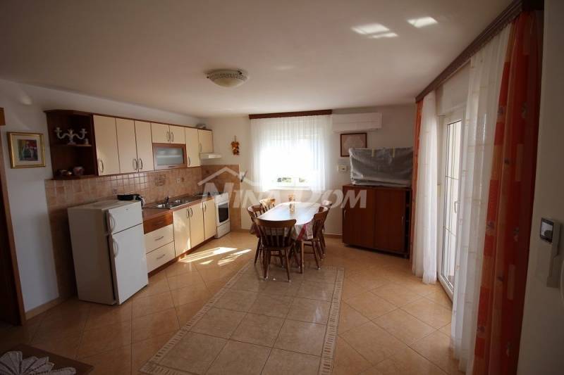Apartmánový dům 2. řada od moře, jižní strana Vir - 6