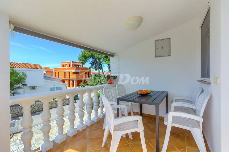 Činžovní dům se 4 bytovými jednotkami, 140 m. na pláž Prezida - 6