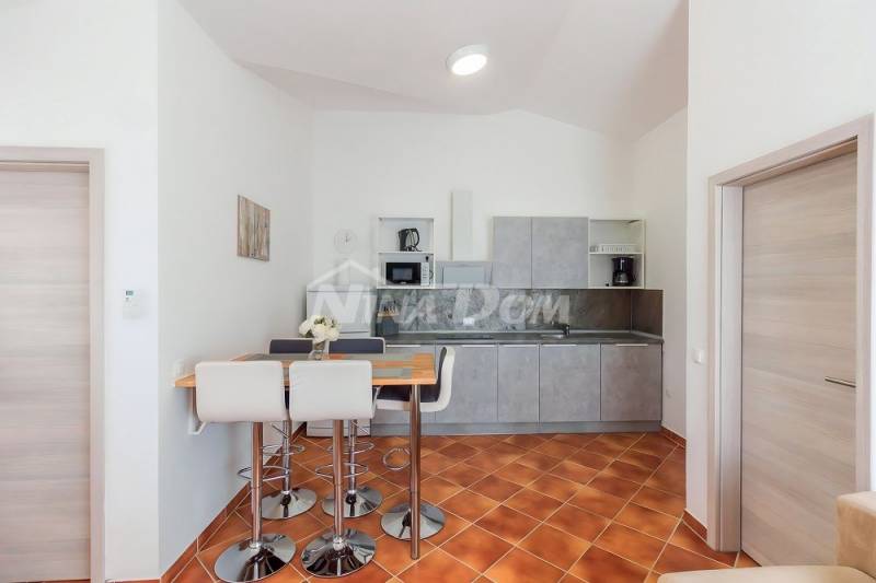 Činžovní dům se 4 bytovými jednotkami, 140 m. na pláž Prezida - 12