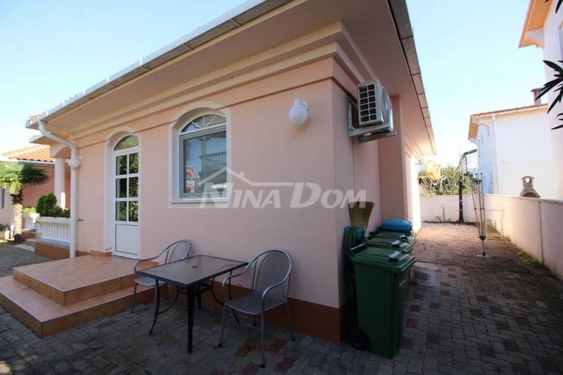 South side of the island of Vir, 190 meters. to the sea, 3 residential units - 3