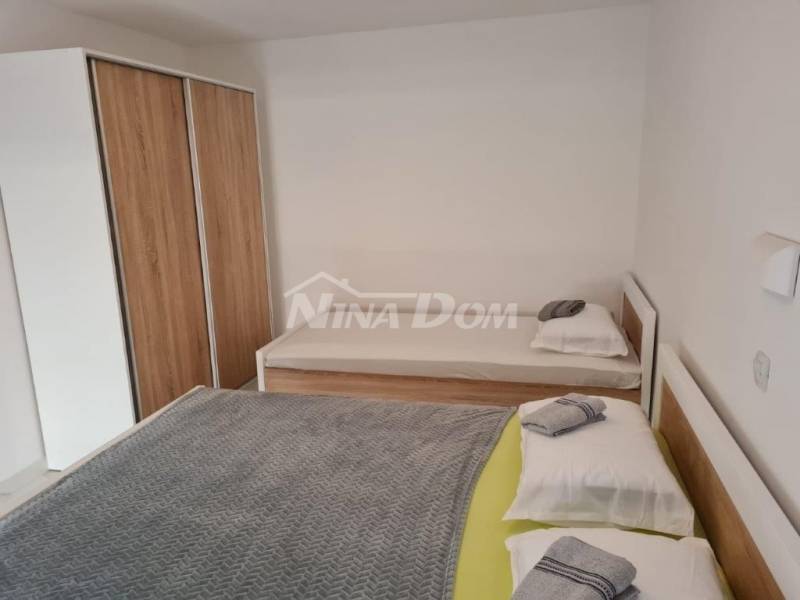 Jižní strana, 4 apartmány, 100 metrů od pláže - 9