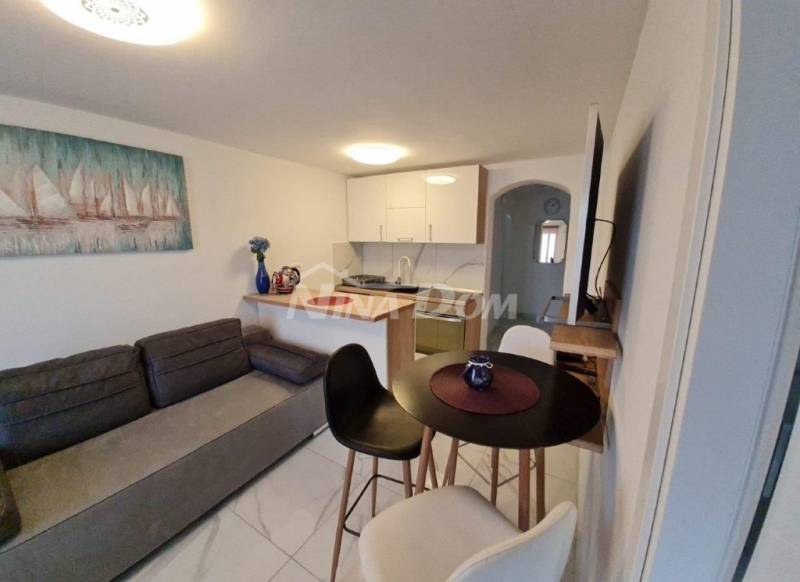 Jižní strana, 4 apartmány, 100 metrů od pláže - 10