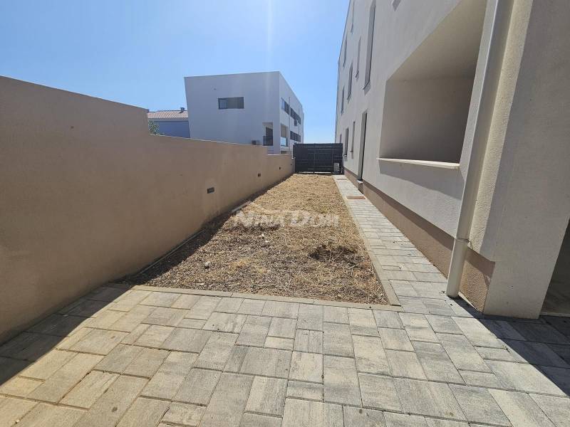 Borik, byt 1+1 s prostornou zahradou na prodej - 2