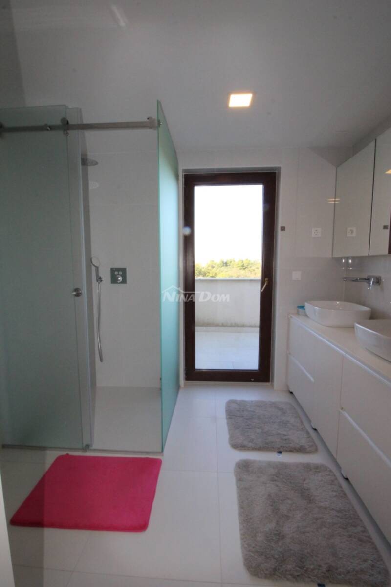Pětipokojový penthouse v Boriku - 11