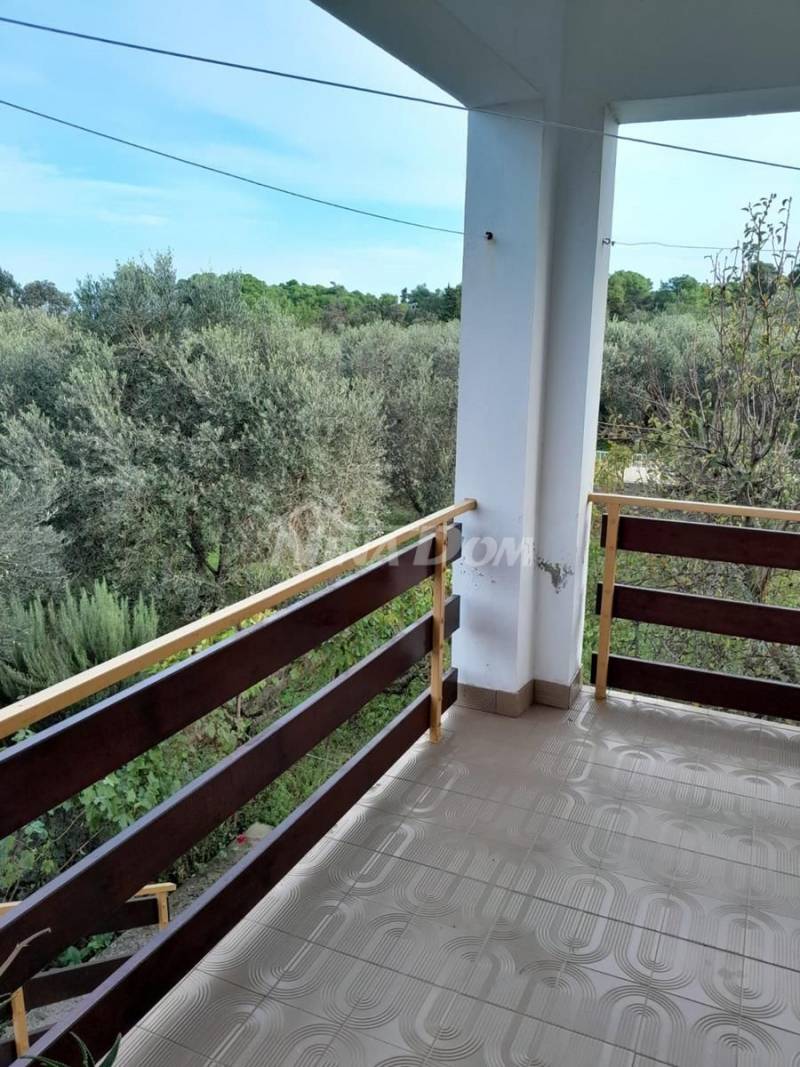 Prodej domu Ugljan Batalaža s prostornou zahradou - 2
