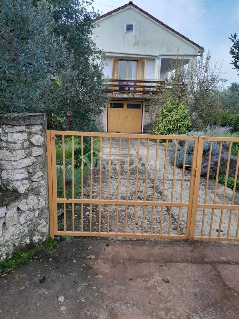 Prodej domu Ugljan Batalaža s prostornou zahradou - 4