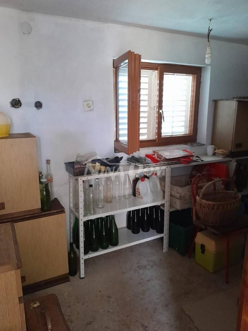 Prodej domu Ugljan Batalaža s prostornou zahradou - 12