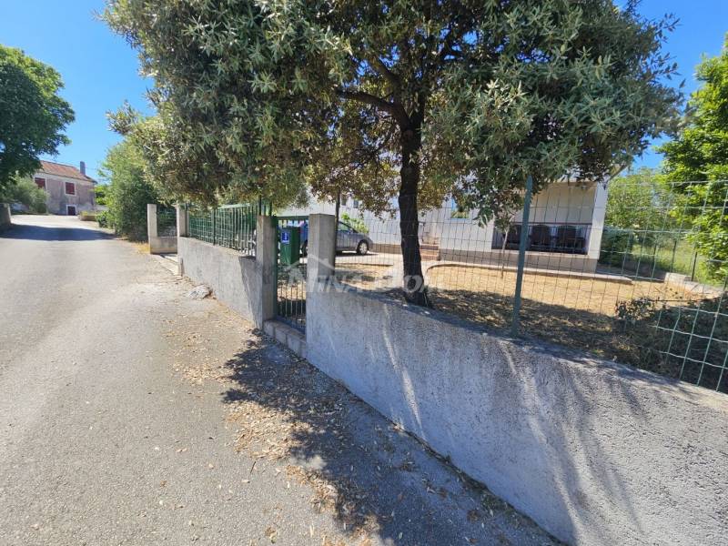 Ugljan house in the center of town, peaceful and quiet location - 3
