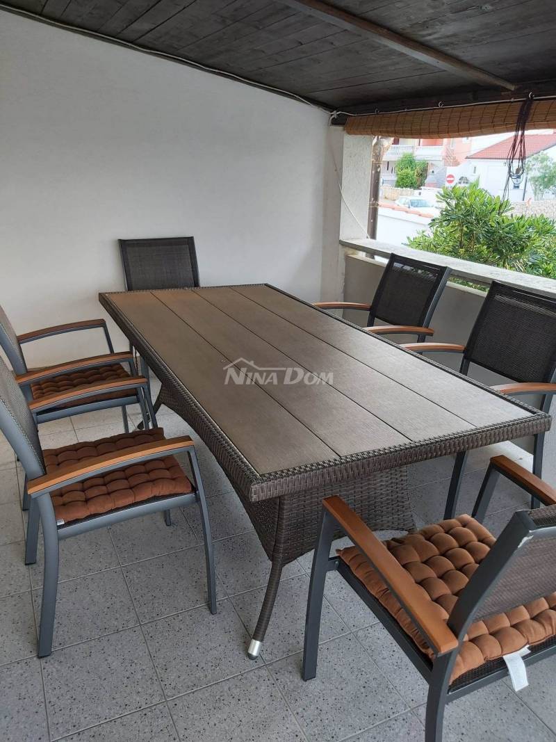 Nemovitost se 2 apartmány v blízkosti dobře udržované pláže, obchodů, kaváren - 12
