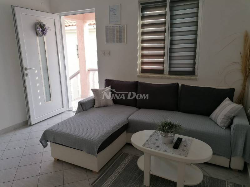 Dům se dvěma apartmány, jižní strana ostrova Vir, 120 metrů. do moře - 13