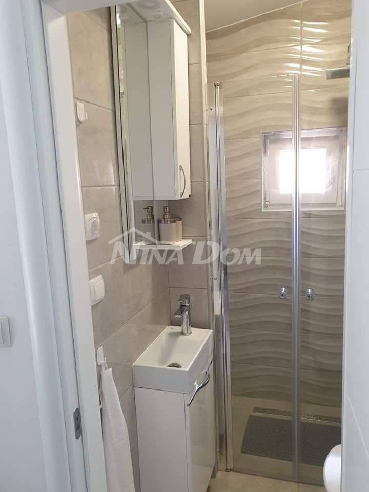 Dvojdům se dvěma zařízenými apartmány - 12