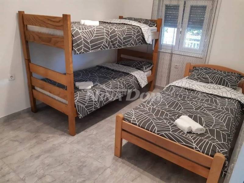 Dvojdům se dvěma zařízenými apartmány - 14