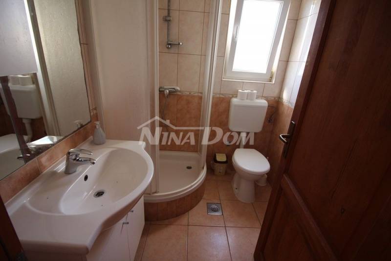 Dvojdům se dvěma krásnými samostatnými apartmány 50 metrů od moře. - 14