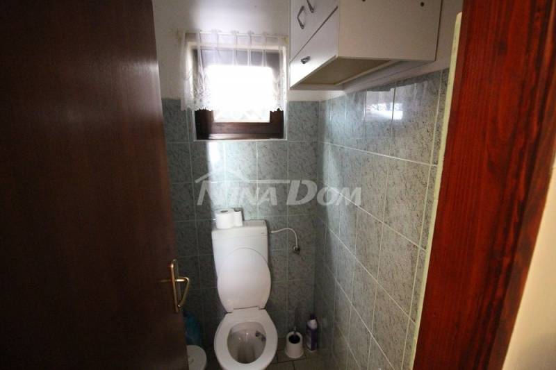 Dvojdům se dvěma apartmány 50 metrů od moře. - 8