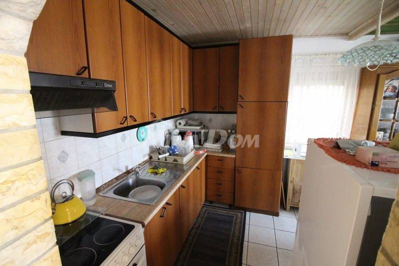 Dvojdům se dvěma apartmány 50 metrů od moře. - 10