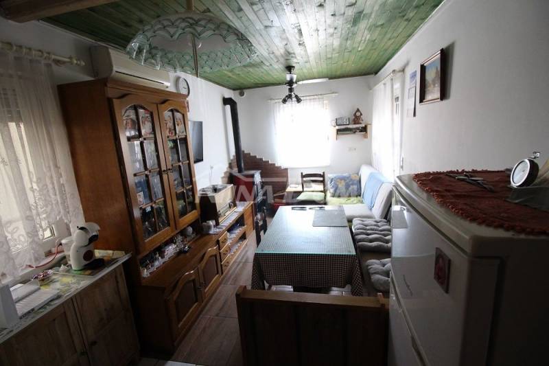Dvojdům se dvěma apartmány 50 metrů od moře. - 11