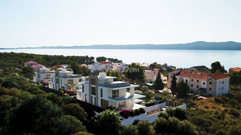 Špičková vila s panoramatickým výhledem na Sukošan - 12