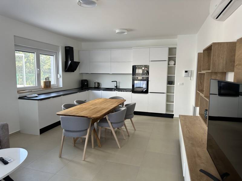 Luxusní dvoupokojový apartmán Ugljan se společným bazénem a letní kuchyní - 3