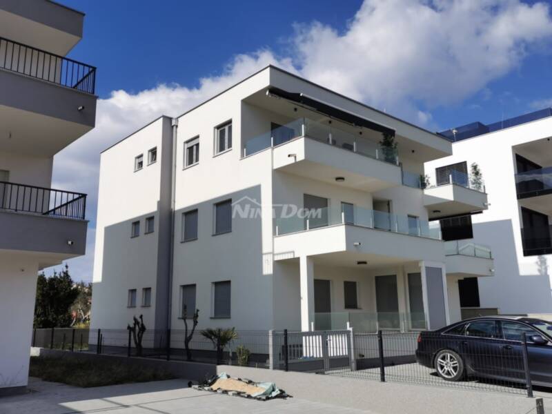 Luxusní apartmán s výhledem na moře, 2. patro, centrum ostrova Vir - 1