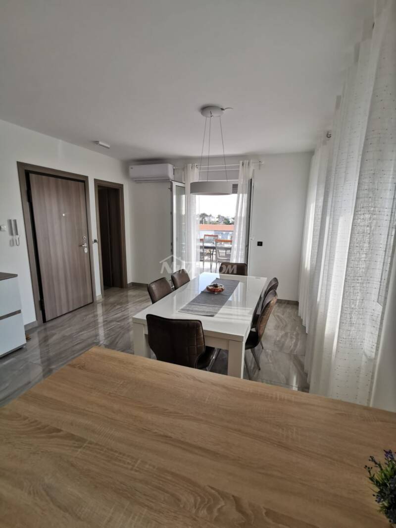 Luxusní apartmán s výhledem na moře, 2. patro, centrum ostrova Vir - 5