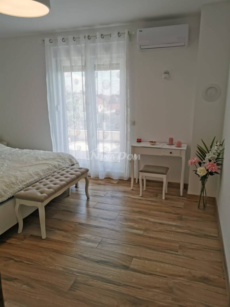 Luxusní apartmán s výhledem na moře, 2. patro, centrum ostrova Vir - 10