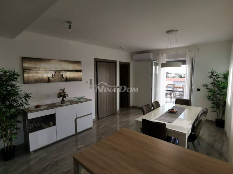 Luxusní apartmán s výhledem na moře, 2. patro, centrum ostrova Vir - 12