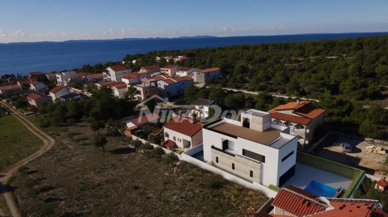 South side, new construction, villa with swimming pool and roof terrace. - 2