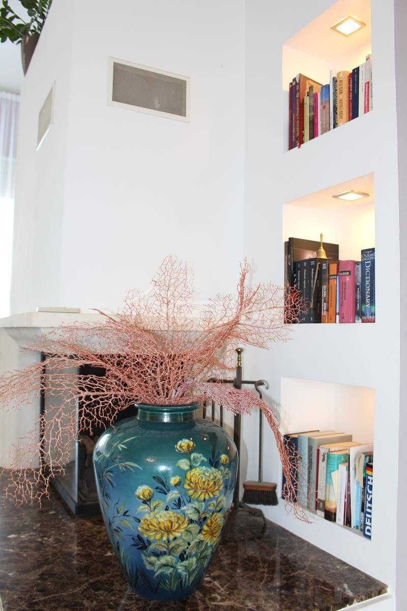 A house with a swimming pool in an attractive location - 3