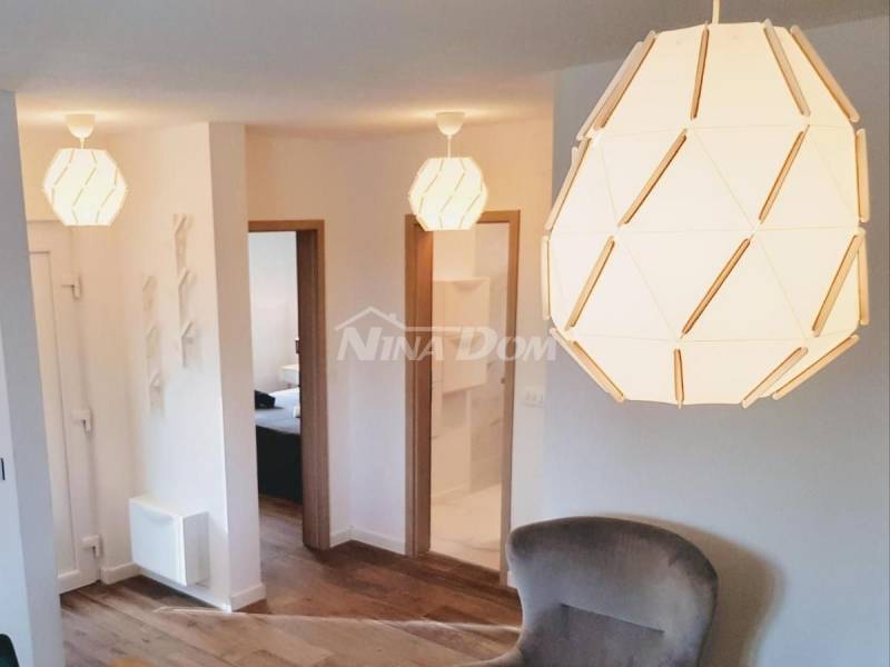 Přízemí s pěknou, prostornou zahradou - 9